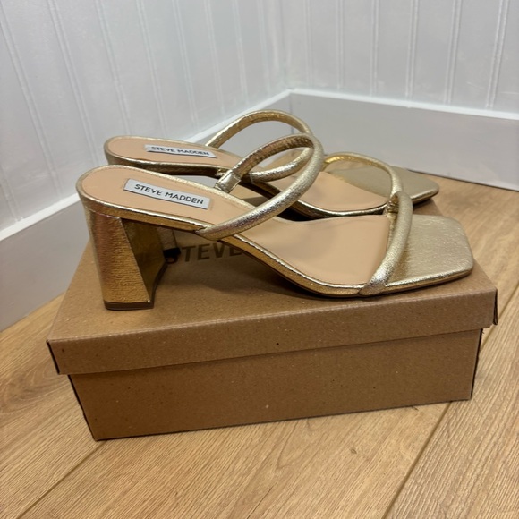 Steve Madden Lilah Gold Heeled Sandals - Picture 4 of 6
